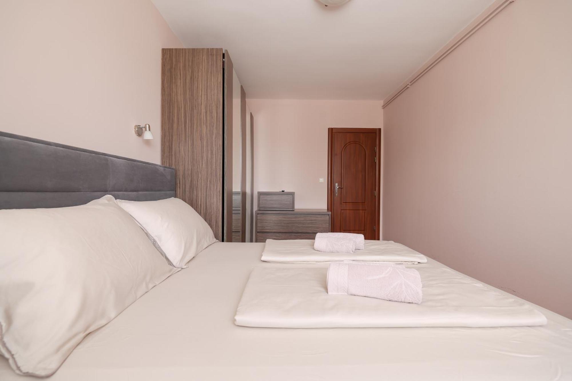 Ad Astra Punta Skala Apartment เพทรอซาเน ภายนอก รูปภาพ